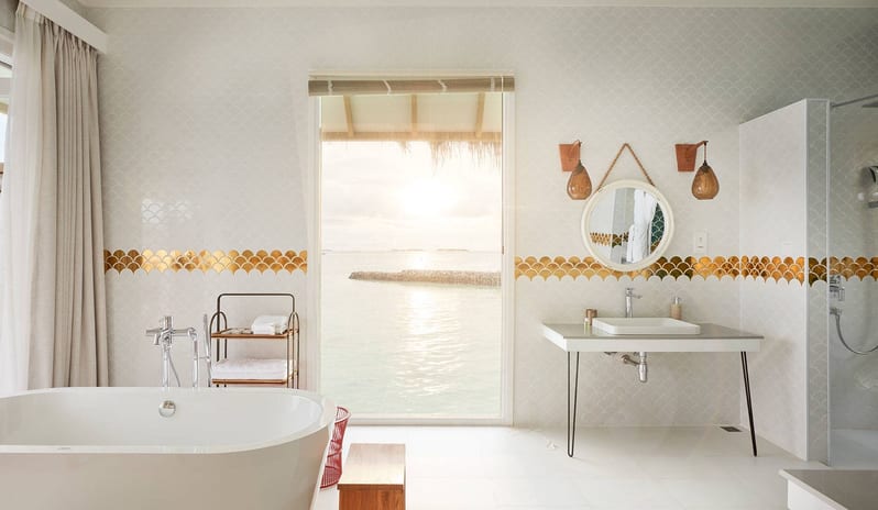 Dolphin Ocean Villa with Pool Bathroom