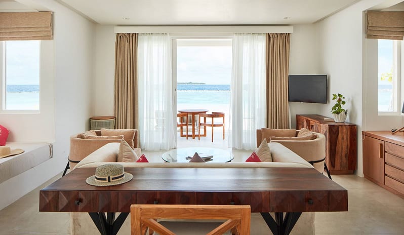 Grand Beach Villa with Pool - Living