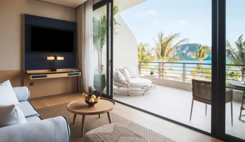 Deluxe Sea View Suite - Balcony view