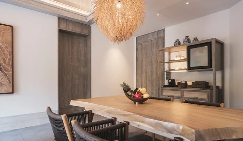 Lagoon Pool Villa Dining Table