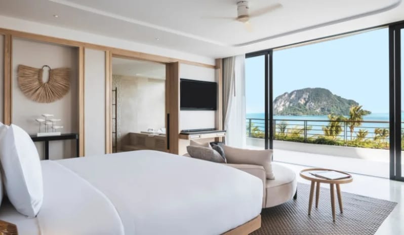 Sea View Pool Penthouse Bed