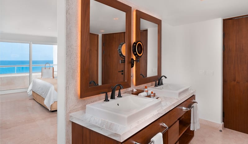 Sun Palace Cancun - Superior Governor Suite Bathroom