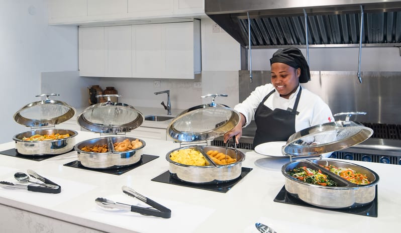 S Hotel Jamaica - Vibes Bar & Grill