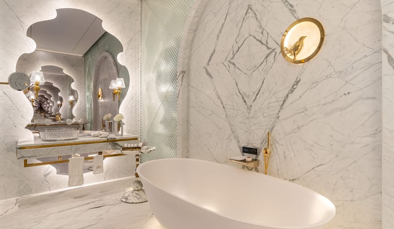 Crescent Signature Suite With 1 Double Bed Bathroom