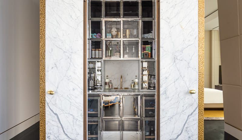 Crescent Signature Suite With 1 Double Bed Mini Bar