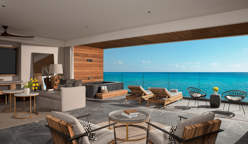 Master Suite Ocean Front Living Area