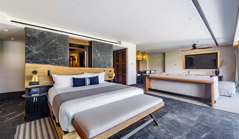 Master Suite Swim Out Tropical View Bed