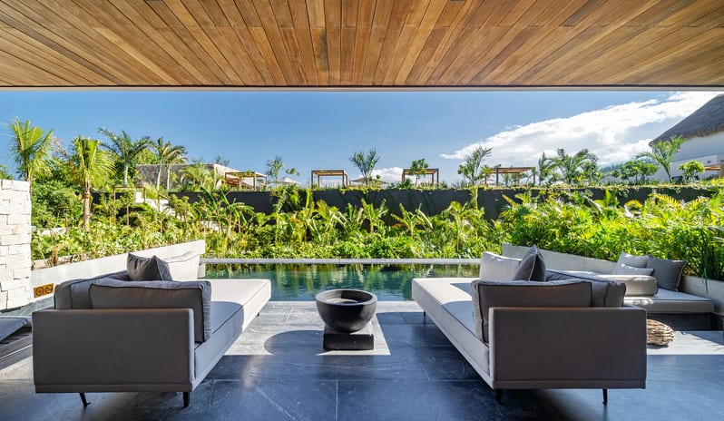 Master Suite Swim Out Tropical View