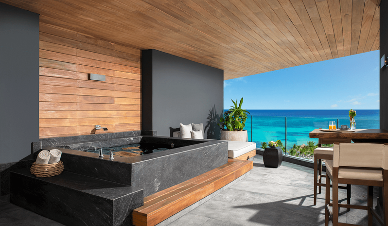 Master Suite Ocean View Tub