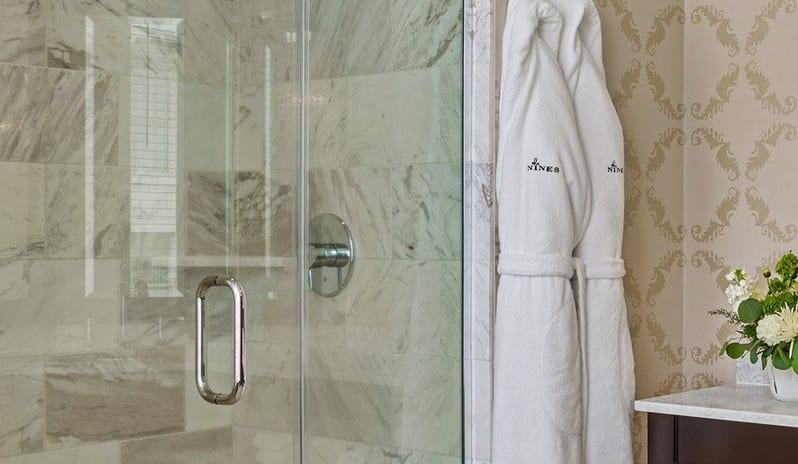 Deluxe King Guest Room Shower