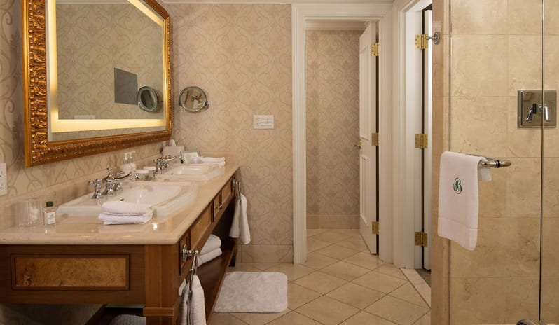 Broadmoor West Premier Bathroom