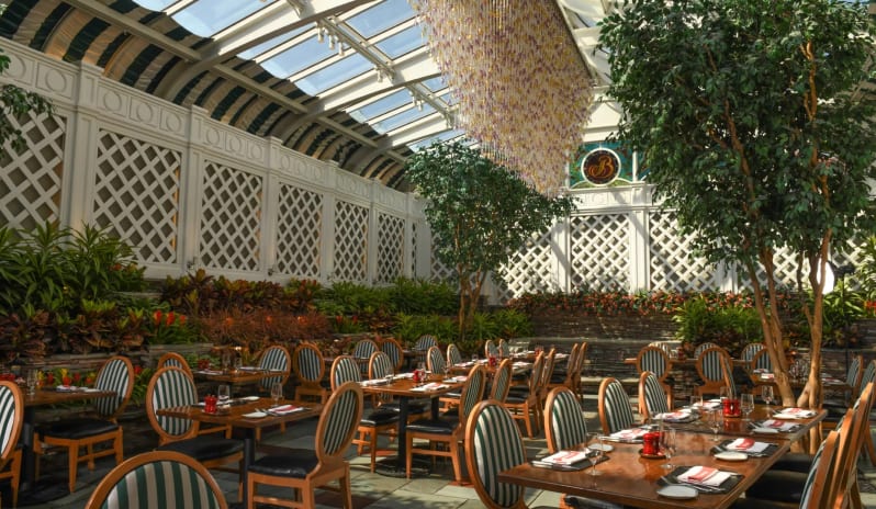 La Taverne Le Jardin Room Interior