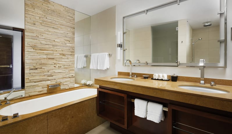 Four Seasons Executive Suite Bathtub