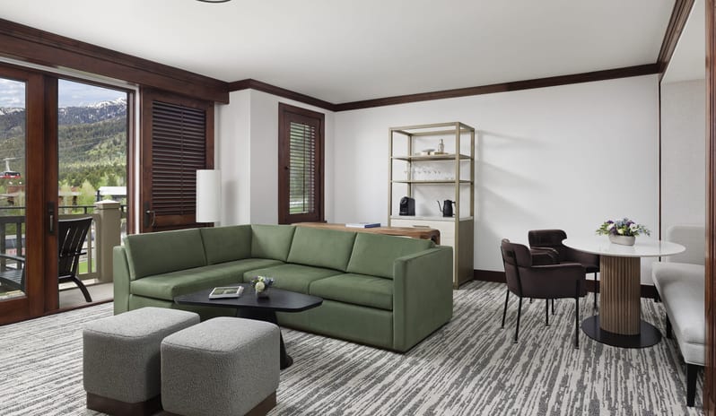 Mountain-View One-Bedroom Suite