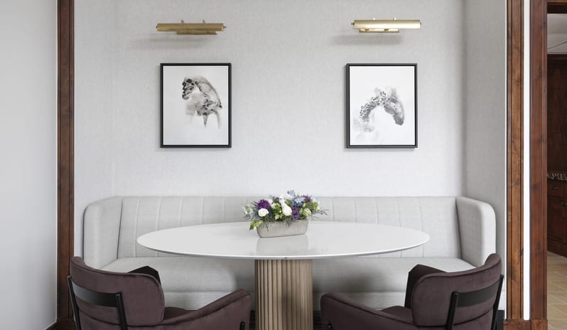 Mountain-View One-Bedroom Suite