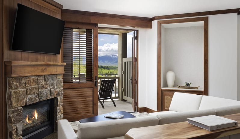 Valley-View One-Bedroom Suite