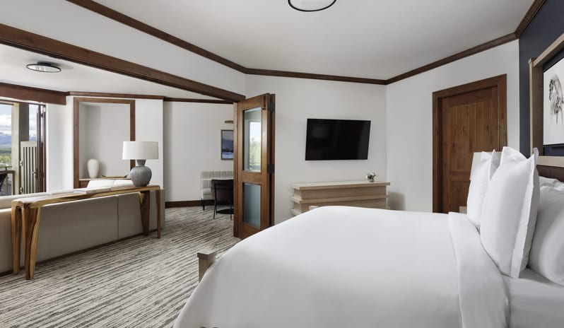 Valley-View One-Bedroom Suite