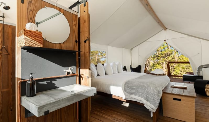 Deluxe with Kids Tent