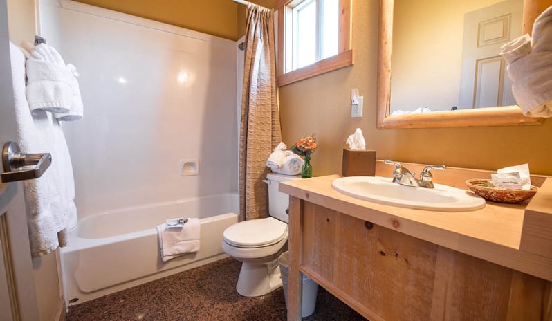Meadow Cabin Bathroom