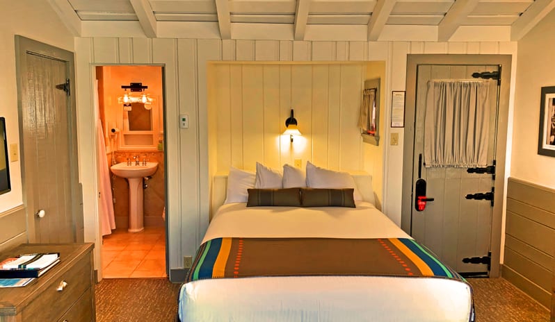 Guest Rooms & Cabins