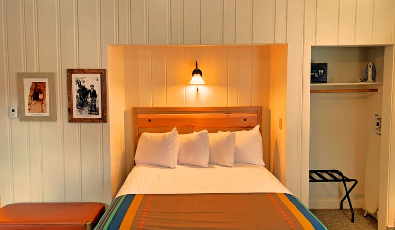 Guest Rooms & Cabins