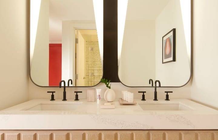 Ruby King Strip View Chamber Suite