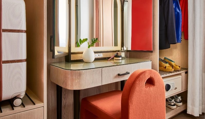 Ruby King Grand Chamber Suite