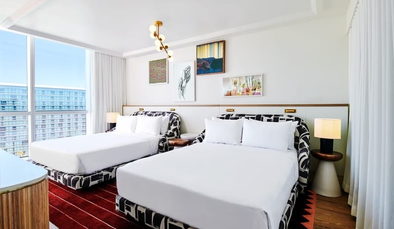 Ruby 2 Queens Strip View Grand Chamber Suite