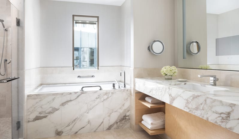 Superior King Room Bathroom