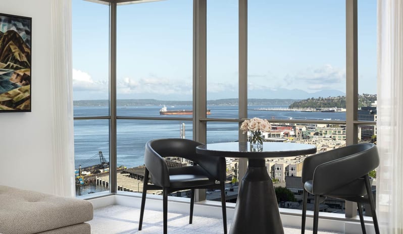 Corner Deluxe Bay-View Room View