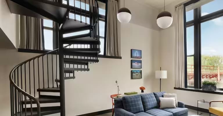 1 King The Loft Bi-Level Suite