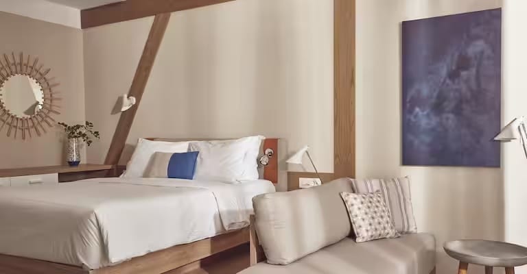 Sapphire Zen Suite with outdoor jacuzzi