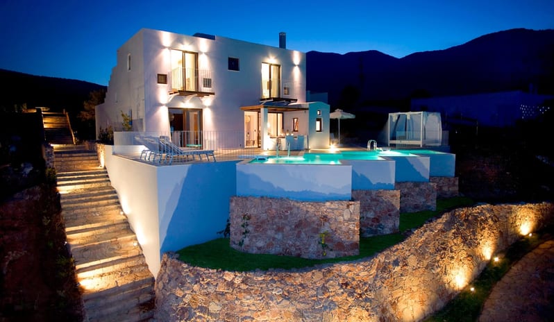 Three Bedroom Luxury Villa with Private Pool
