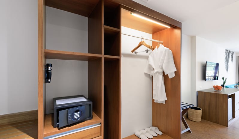 Family Garden Terrace Closet