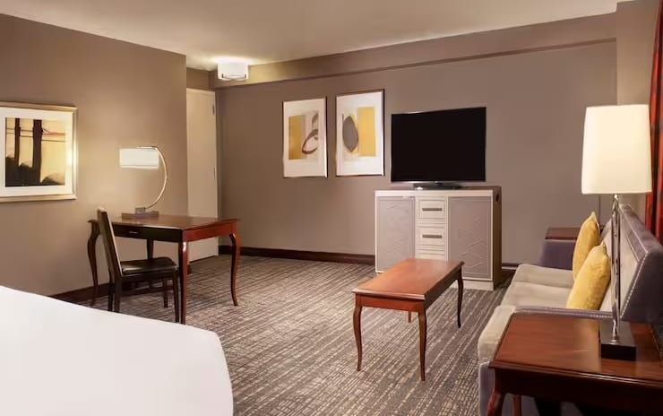 1 King Bed Deluxe Corner Room - Sofa Bed