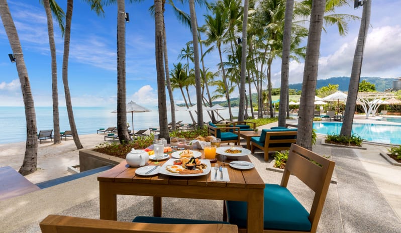 Edgewater Family Beach Club & Bar