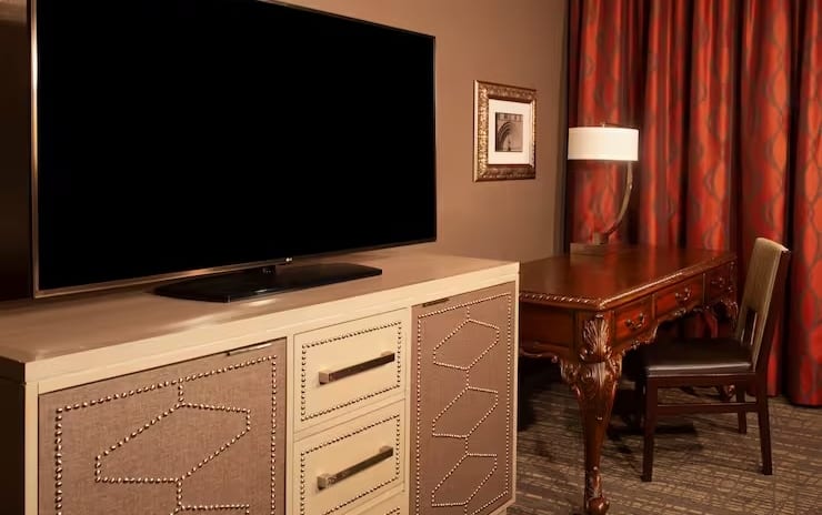 2 Standard Doubles With Sofa Bed Desk