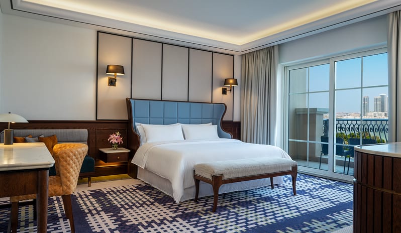 Westin-Dubai-Mina-Seyahi-Beach-Resort-&-Marina_Family-Suite_Bedroom