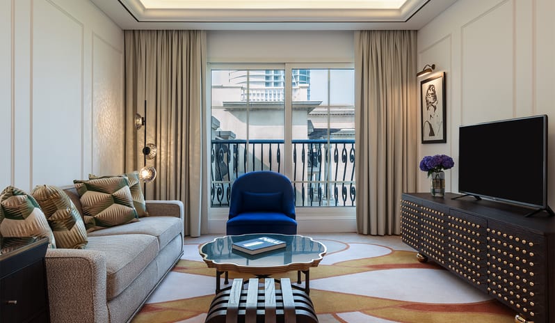 Westin-Dubai-Mina-Seyahi-Beach-Resort-&-Marina_Westin-Club-Suite_Living-Room