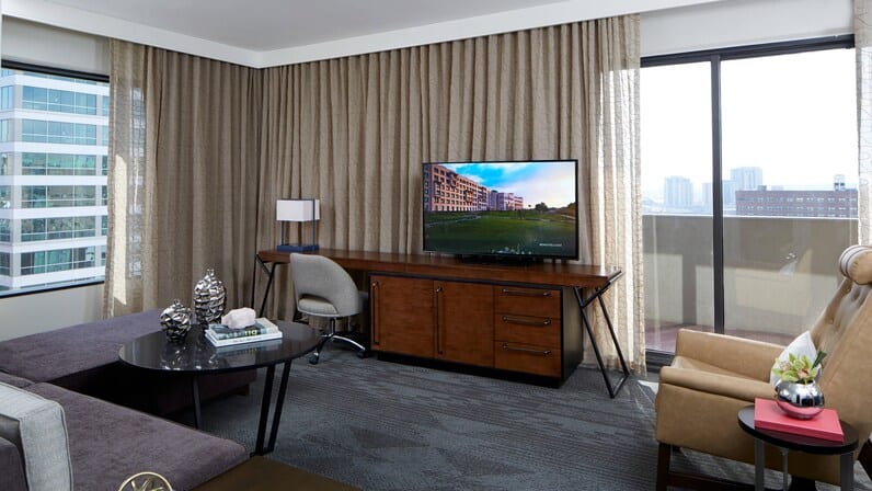 2 Queen Beds, Balcony, Suite