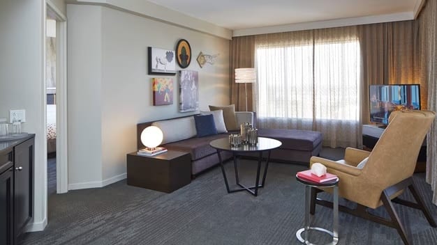 1 Bedroom Suite, 1 King, Terrace