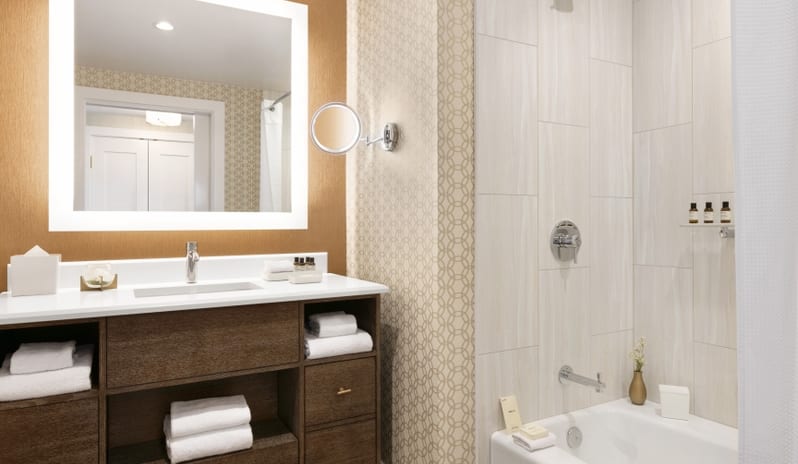 Signature One Bedroom Suite Bathroom