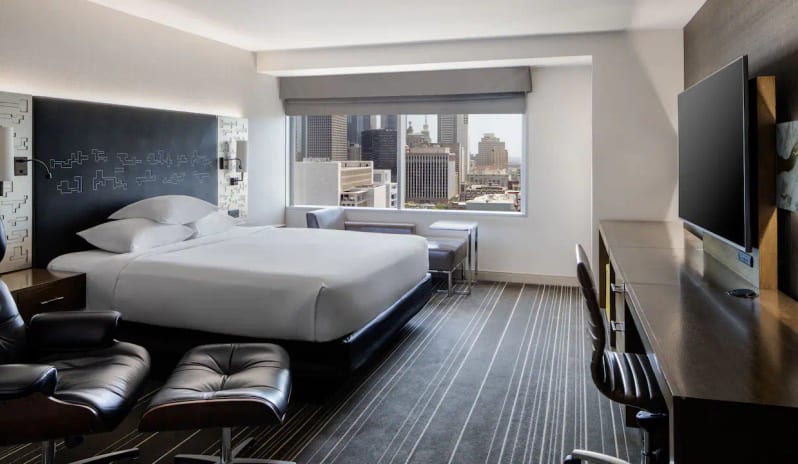 1 King Bed with City View