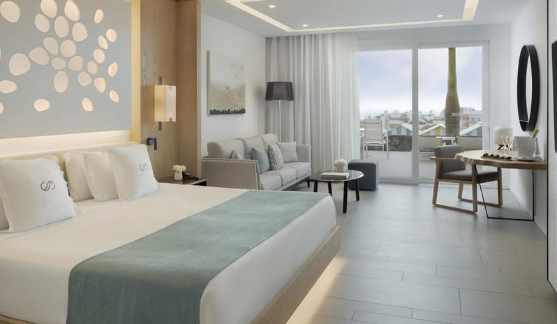 Junior Suite Ocean Front with Hot Tub
