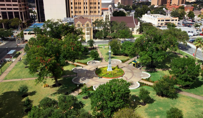 Guest room, 2 Queen(s), Garden view Travis Park