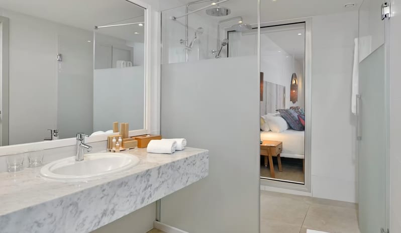 The Studio Sea View with Garden