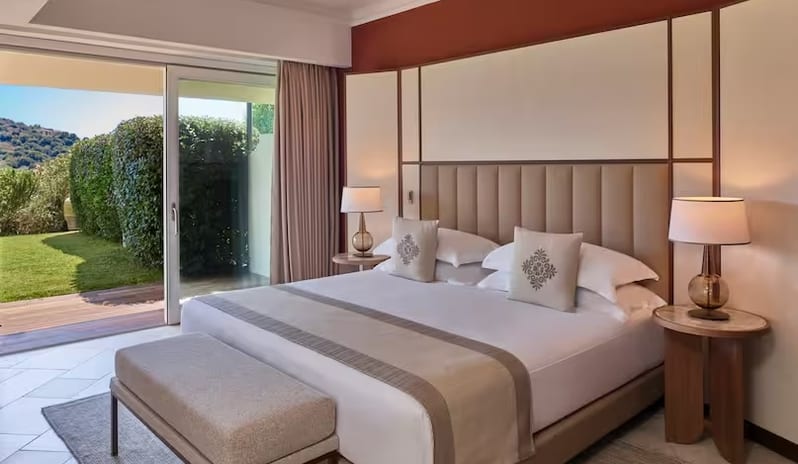 Junior Suite with Garden & Jacuzzi