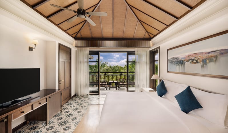 Three Bedroom Hilltop Pool Villa, King