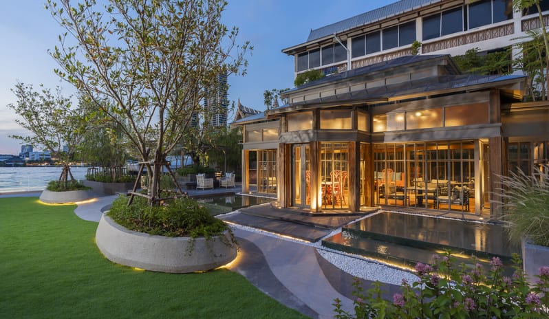 NAVA Restaurant, Exterior