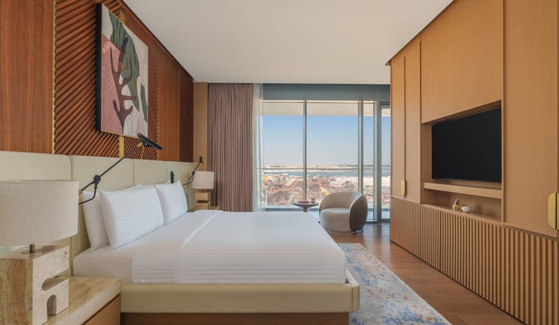 Executive Suite Sea View, Overview